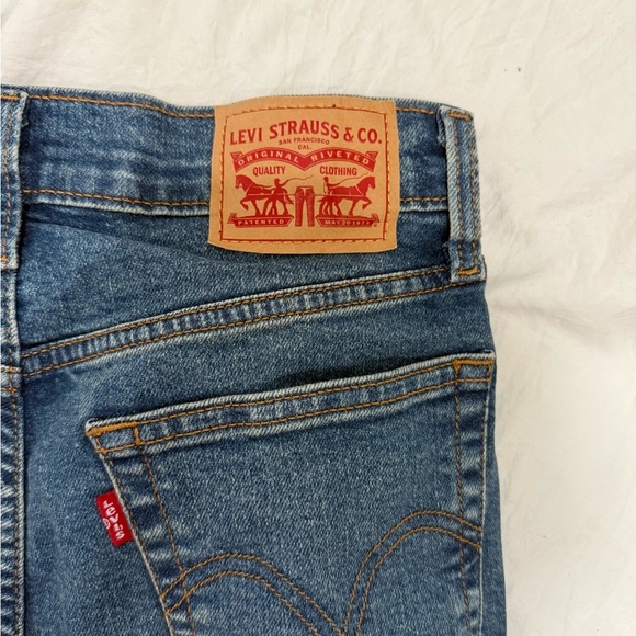 LEVI STRAUSS Classic Blue Denim Jeans - Picture 12 of 12